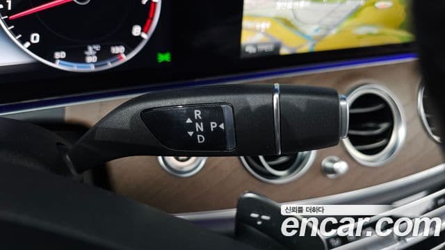 Mercedes-Benz E-Class 2018 — ფოტო 9/20