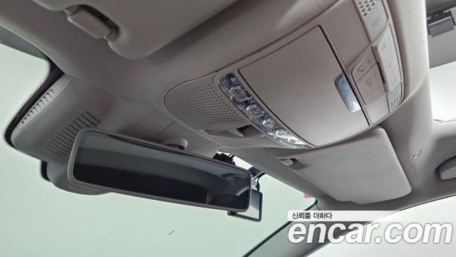 Mercedes-Benz E-Class 2018 — ფოტო 18/20