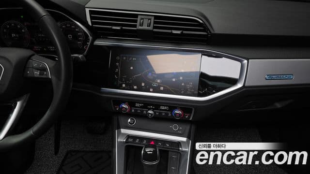 Audi Q3 2023 — ფოტო 14/20