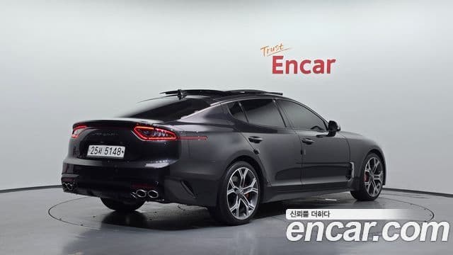 Kia Stinger 2019 — Фото 2/20