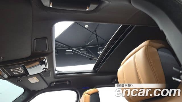 Land Rover Range Rover 2022 — ფოტო 17/20