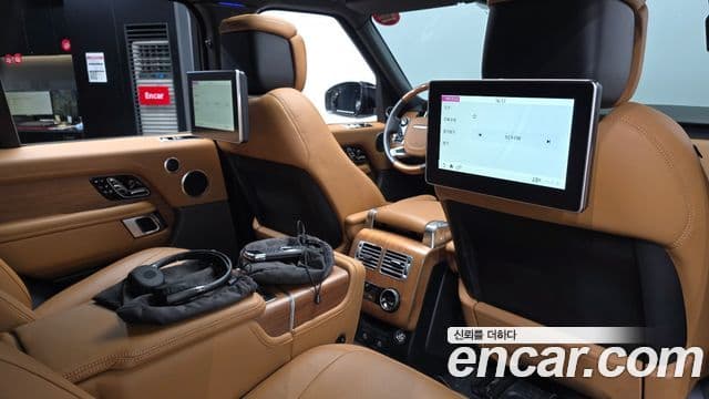 Land Rover Range Rover 2022 — ფოტო 18/20