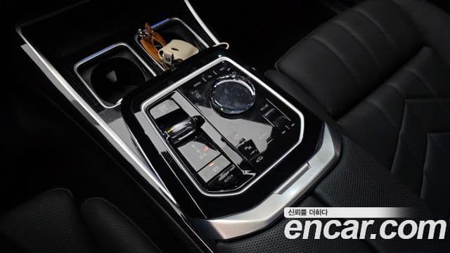 BMW 7 Series 2025 — Фото 9/20