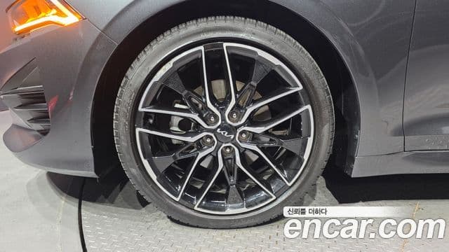 Kia K5 2021 — ფოტო 5/20