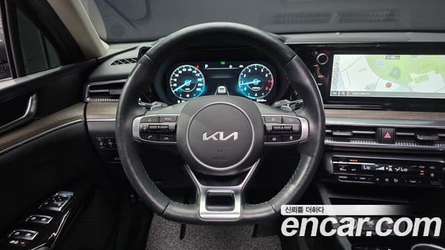 Kia K5 2021 — ფოტო 13/20