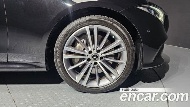 Mercedes-Benz CLS-Class 2019 — Photo 35/36