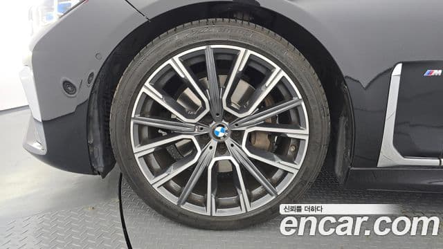 BMW 7 Series 2020 — ფოტო 10/20