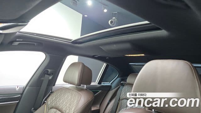 BMW 7 Series 2020 — ფოტო 18/20