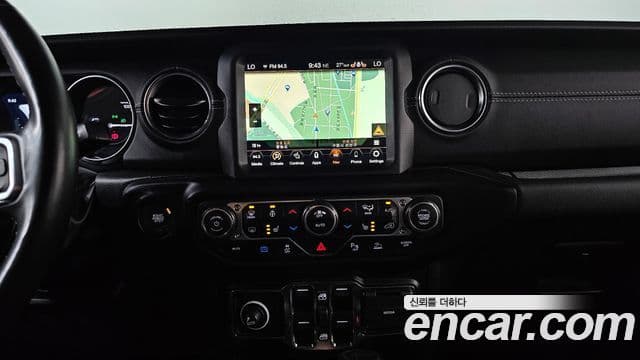 Jeep Wrangler 2022 — ფოტო 9/20