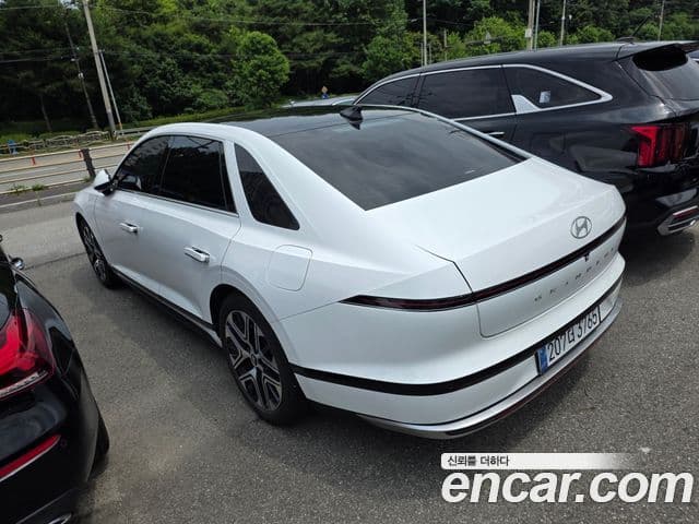 Hyundai Grandeur 2023 — ფოტო 15/20