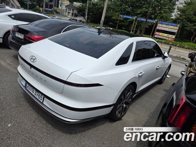 Hyundai Grandeur 2023 — ფოტო 16/20