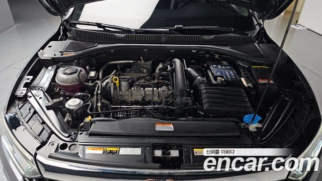 Volkswagen Jetta 2021 — ფოტო 6/20