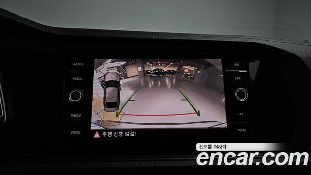 Volkswagen Jetta 2021 — ფოტო 15/20