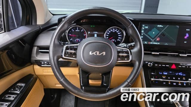 Kia Carnival 2023 — ფოტო 12/20