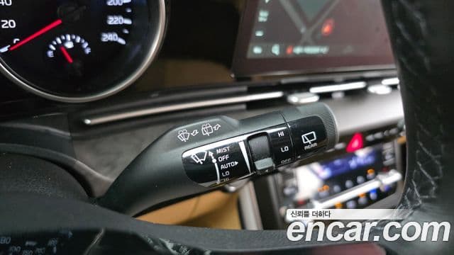 Kia Carnival 2023 — ფოტო 15/20
