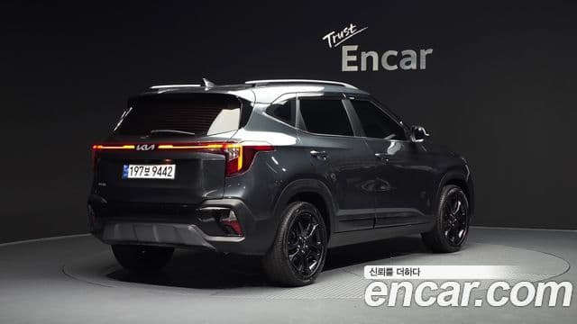 Kia Seltos 2023 — Şəkil 1/20