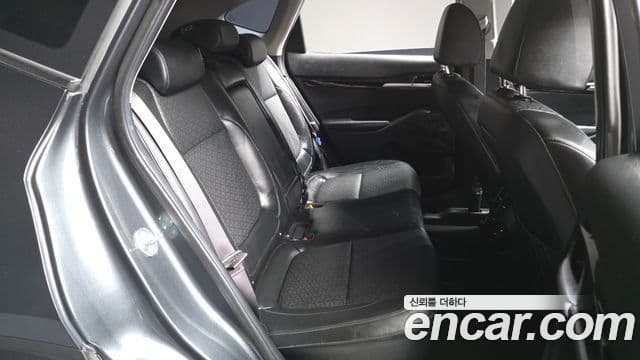 Kia Seltos 2023 — Şəkil 12/20