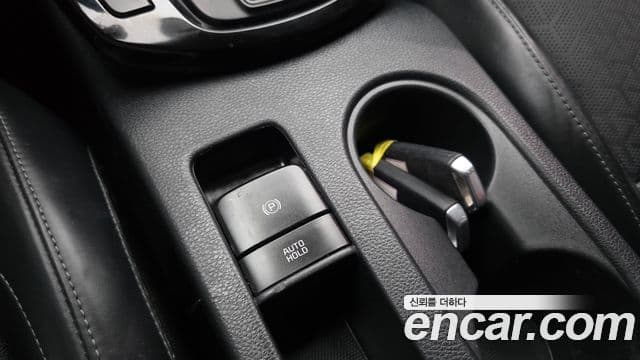 Kia Seltos 2023 — Şəkil 18/20