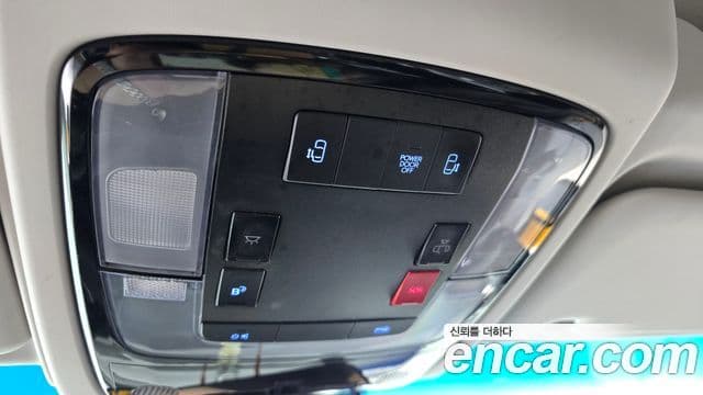 Hyundai Staria 2023 — Фото 15/20