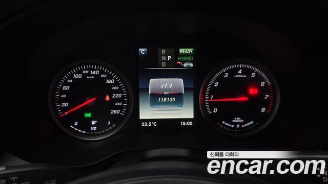 Mercedes-Benz GLC-Class 2018 — Şəkil 8/20