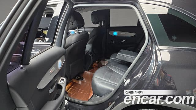 Mercedes-Benz GLC-Class 2018 — Şəkil 11/20
