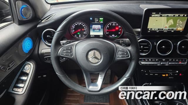 Mercedes-Benz GLC-Class 2018 — Şəkil 12/20
