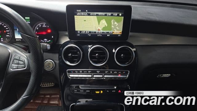 Mercedes-Benz GLC-Class 2018 — Şəkil 19/20