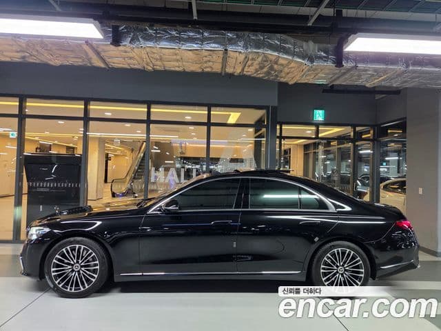 Mercedes-Benz S-Class 2023 — Фото 2/20