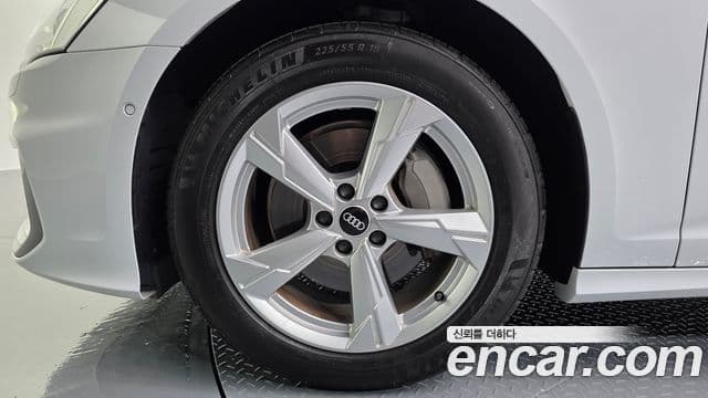 Audi A6 2021 — ფოტო 5/20