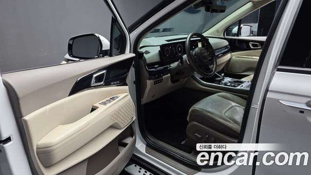 Kia Carnival 2024 — ფოტო 10/20