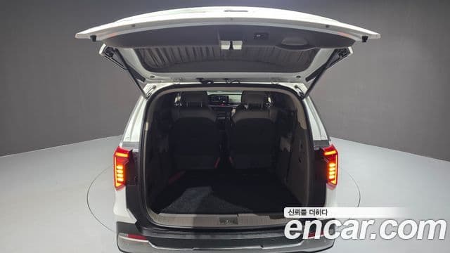 Kia Carnival 2024 — ფოტო 18/20