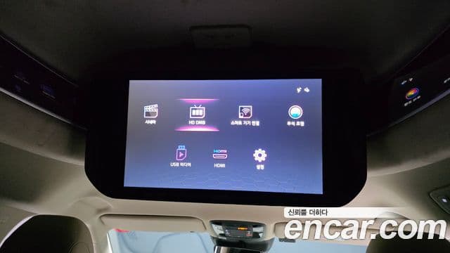 Kia Carnival 2024 — ფოტო 19/20