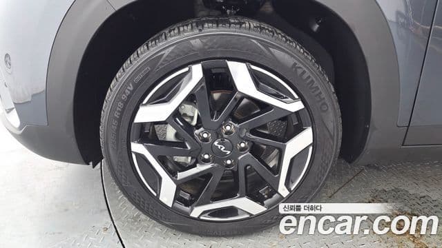 Kia Seltos 2025 — Şəkil 10/32