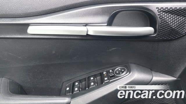 Kia Seltos 2025 — Şəkil 25/32