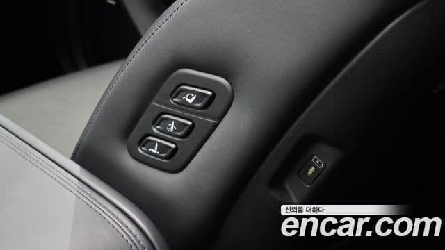 Hyundai Santa Fe 2023 — Şəkil 22/36