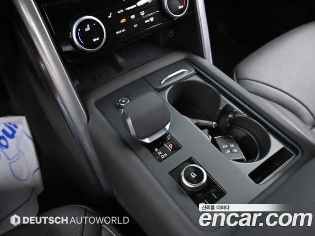 Land Rover Discovery 5 2025 — фото 8 из 20