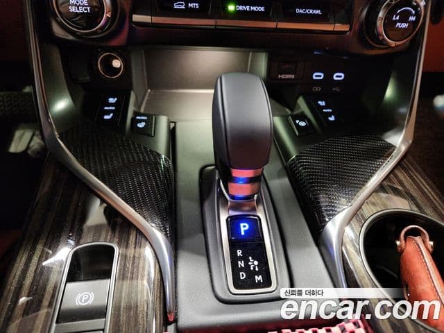 Lexus LX 2025 — ფოტო 17/20