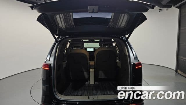 Kia Carnival 2022 — Şəkil 17/20