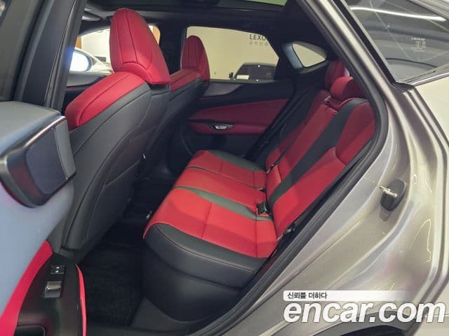 Lexus NX450h+ 2025 — Photo 7/16