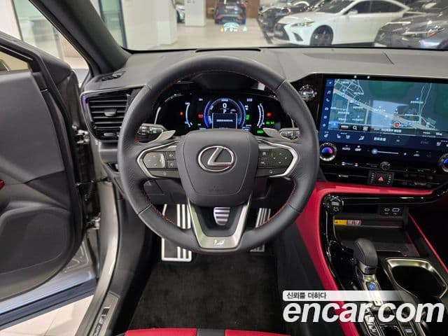 Lexus NX450h+ 2025 — Photo 5/16