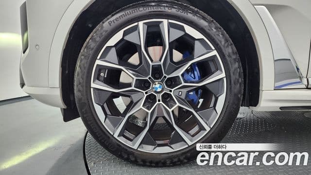 BMW X7 2025 — Photo 3/36