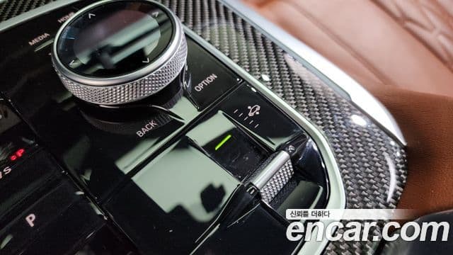 BMW X7 2025 — Photo 13/36
