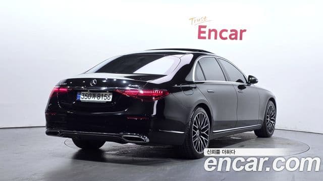 Mercedes-Benz S-Class 2023 — Photo 6/20