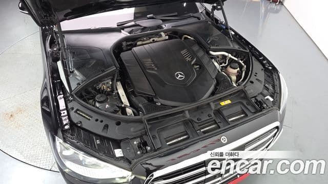 Mercedes-Benz S-Class 2023 — Photo 17/20