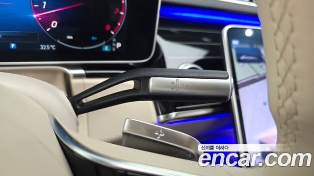 Mercedes-Benz S-Class 2023 — Photo 19/20