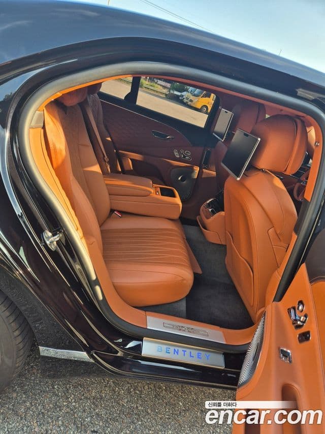 Bentley Flying Spur 2020 — Şəkil 5/9