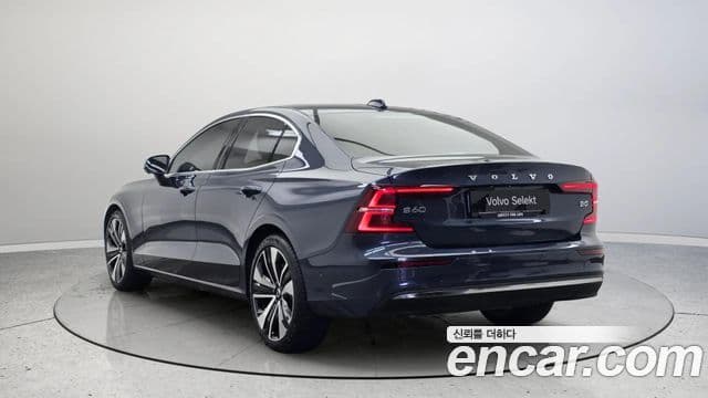 Volvo S60 2024 — ფოტო 1/20
