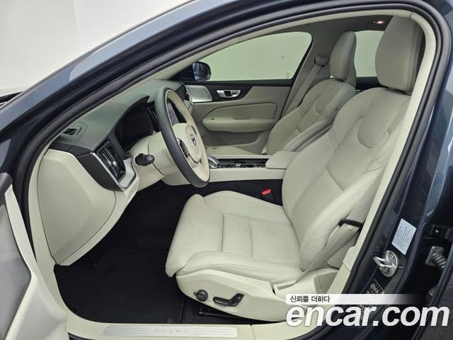 Volvo S60 2024 — ფოტო 9/20