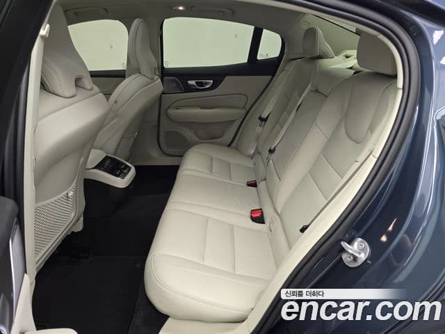 Volvo S60 2024 — ფოტო 10/20