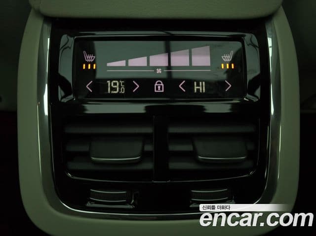 Volvo S60 2024 — ფოტო 18/20